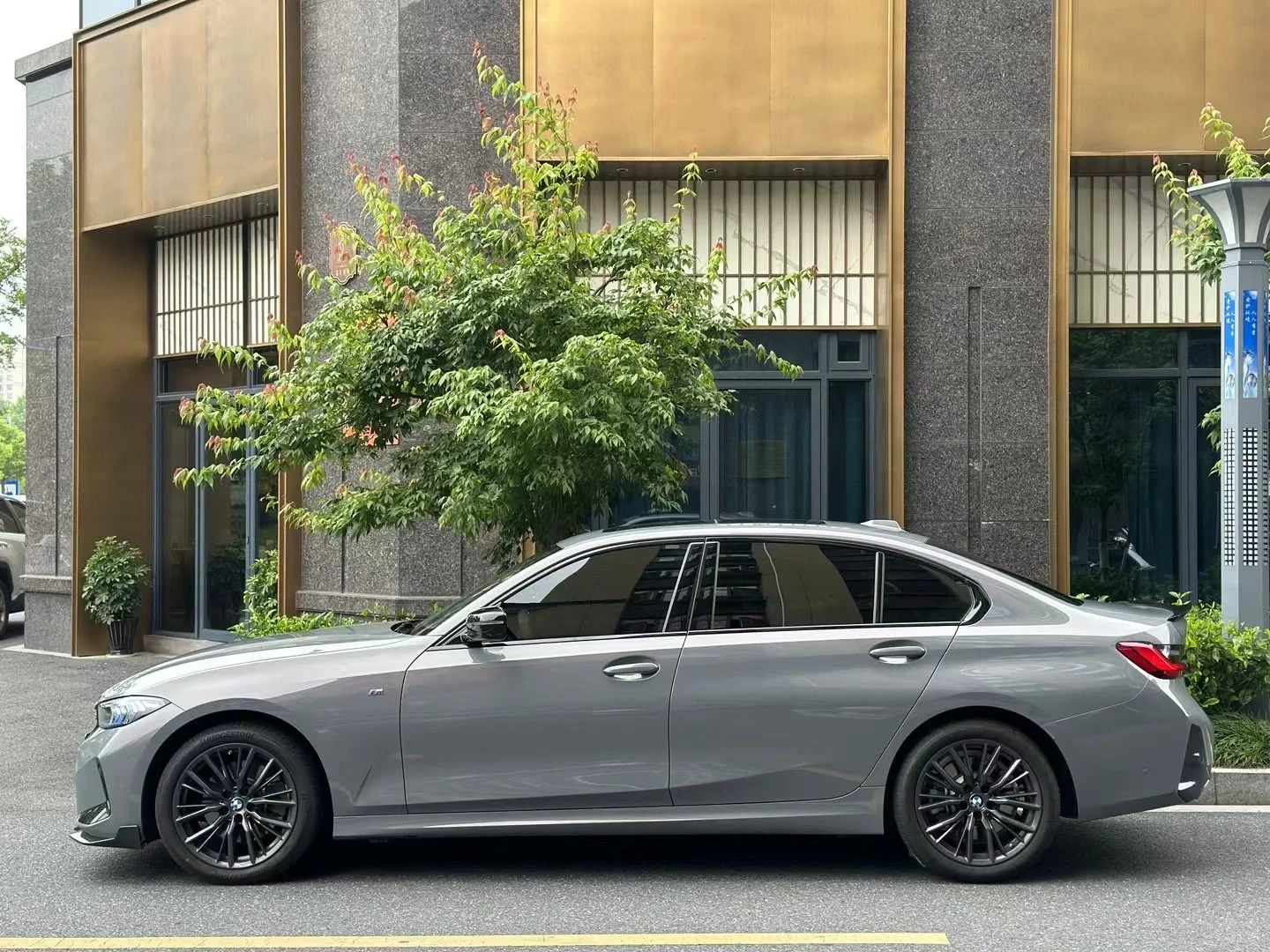 Ravoony Basic BMW Gloss Bernina Grey Car Vinyl Wrap