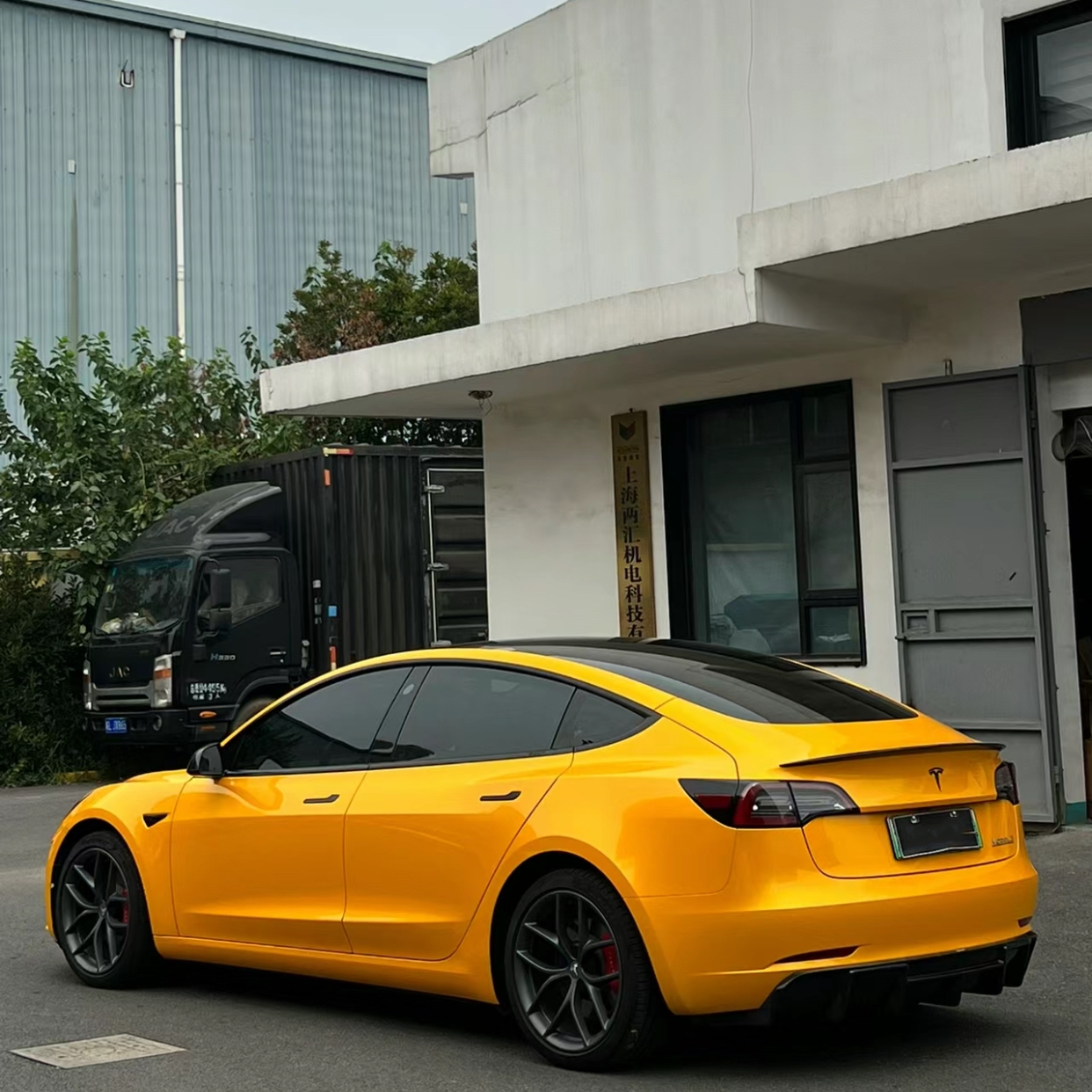 Ravoony Basic Glossy Metallic Yellow Car Wrap