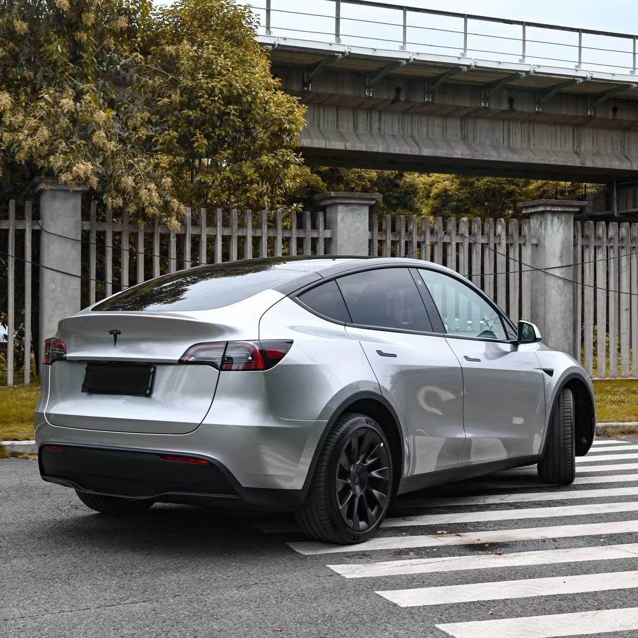 Ravoony Pro TPU Glossy Metallic GT Silver PPF Film