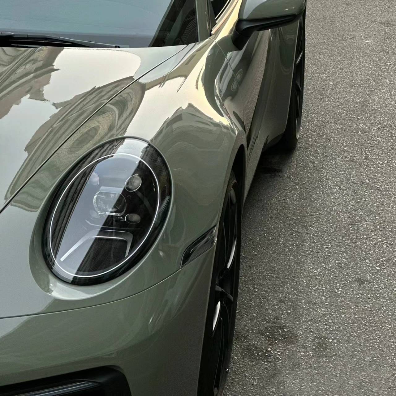 Ravoony Pro TPU Glossy Khaki Green PPF Film