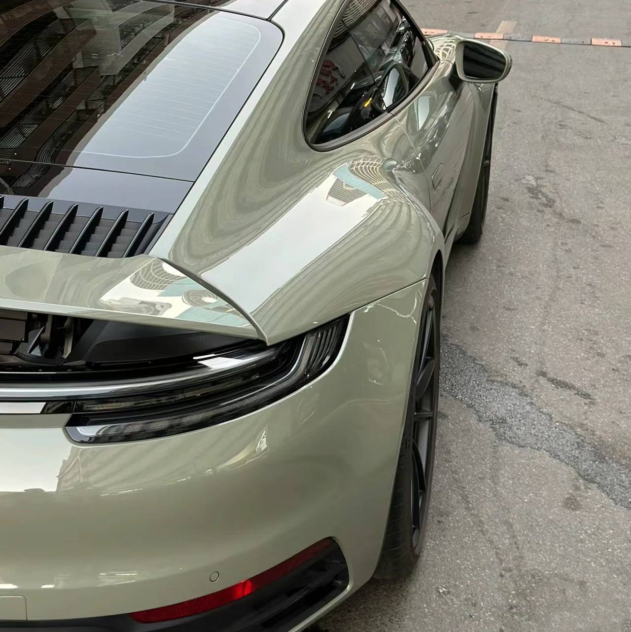 Ravoony Pro TPU Glossy Khaki Green PPF Film