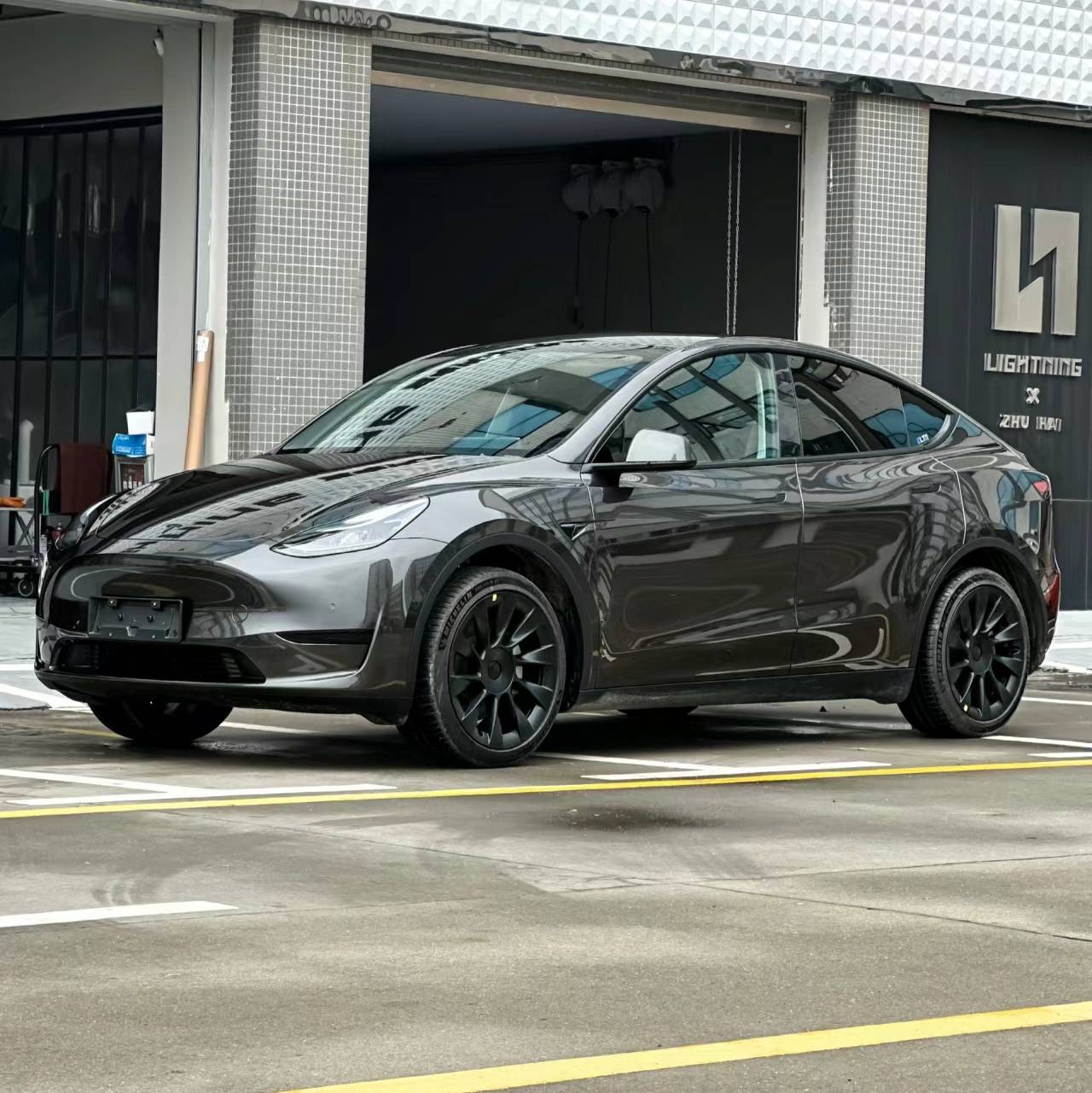 Ravoony Pro TPU Metallic Titanium PPF Film