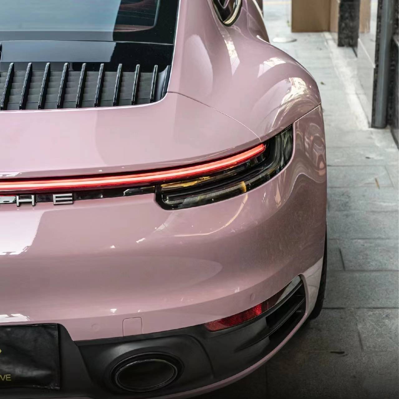 Ravoony Plus PET Glossy Oolong Milk Tea Pink Car Wrap