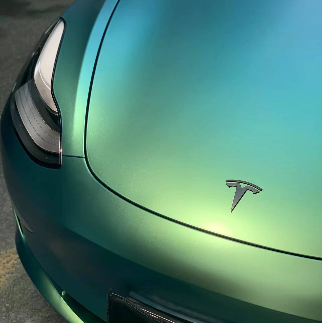 Ravoony Plus Matte Chameleon Spring Green Car Wrap