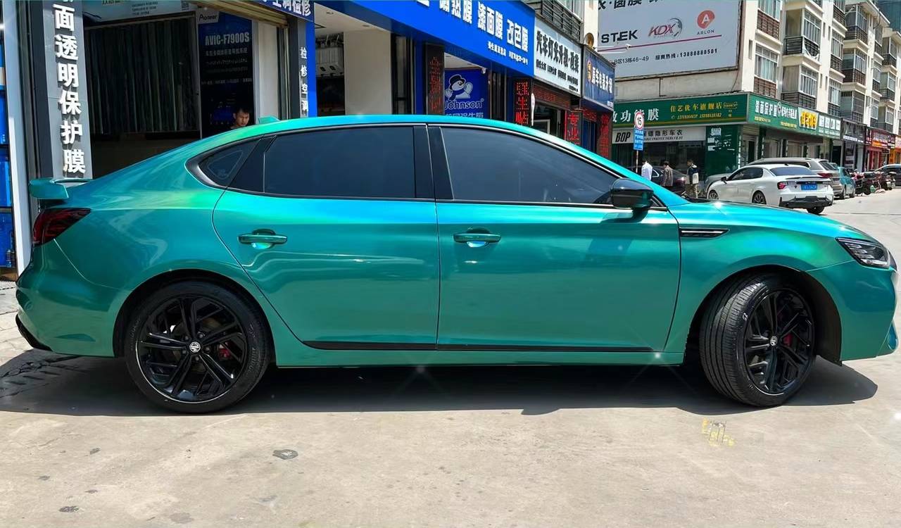 Ravoony Plus Glossy Laser Green Car Vinyl Wrap
