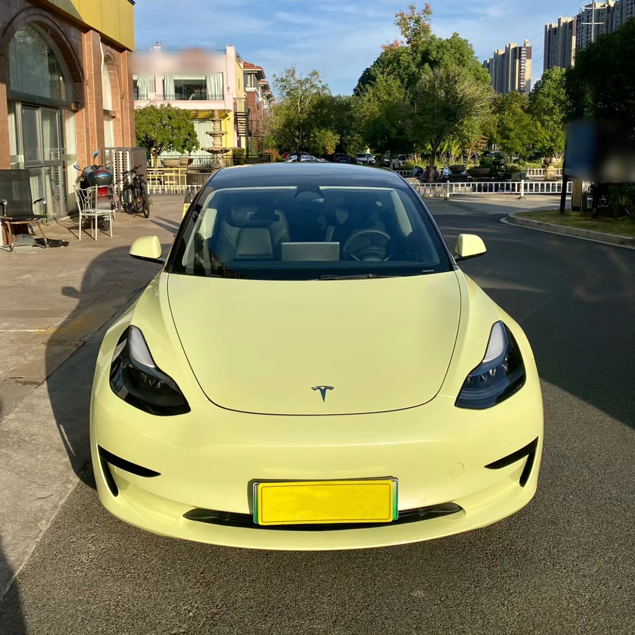 Ravoony Basic Glossy Chanel Yellow Car Vinyl Wrap