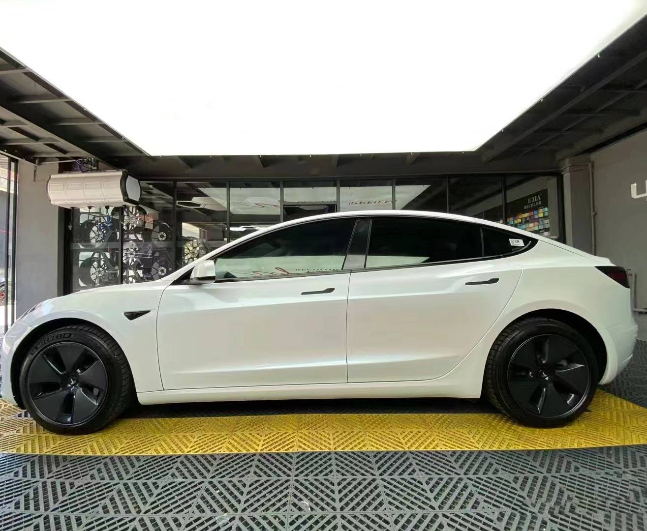 Ravoony Plus Glossy Diamond Blue White Car Vinyl Wrap