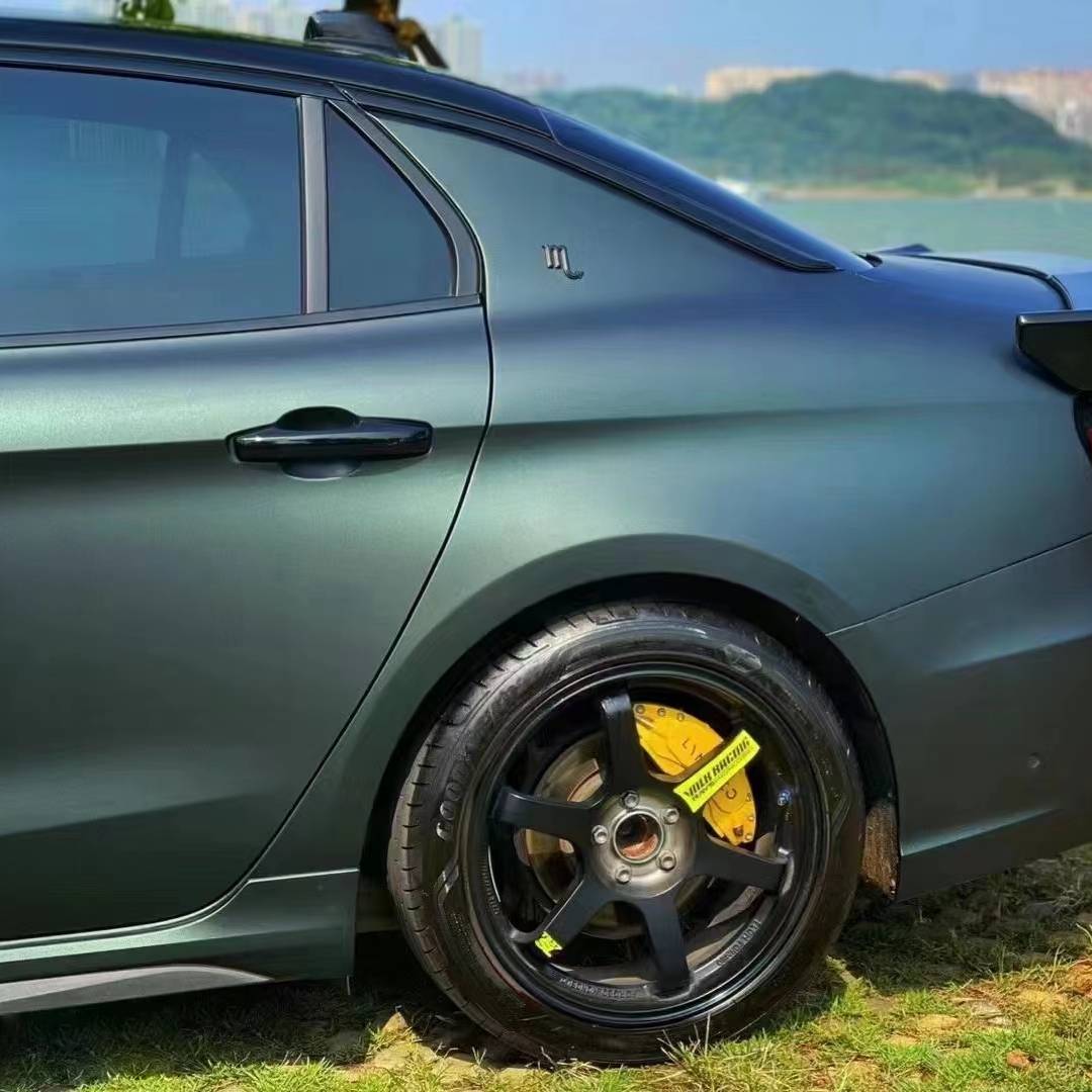 Ravoony Plus Matte Diamond Black Green Car Wrap