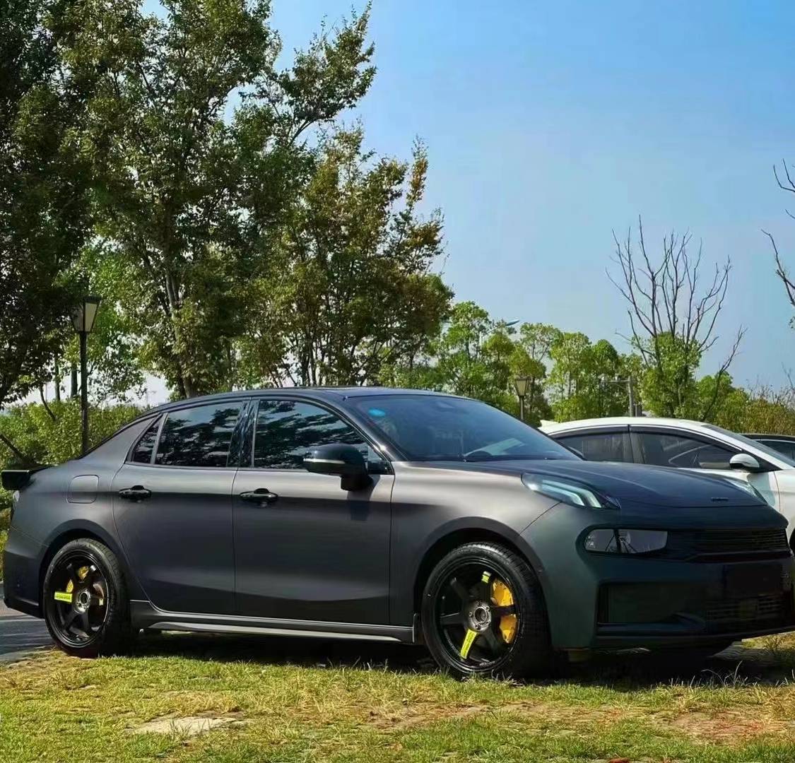 Ravoony Plus Matte Diamond Black Green Car Wrap