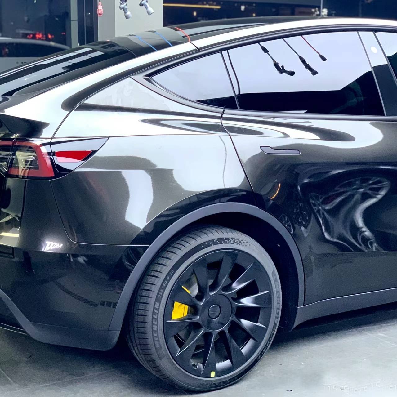 Ravoony Pro TPU Bentley Anthracite Grey PPF Film