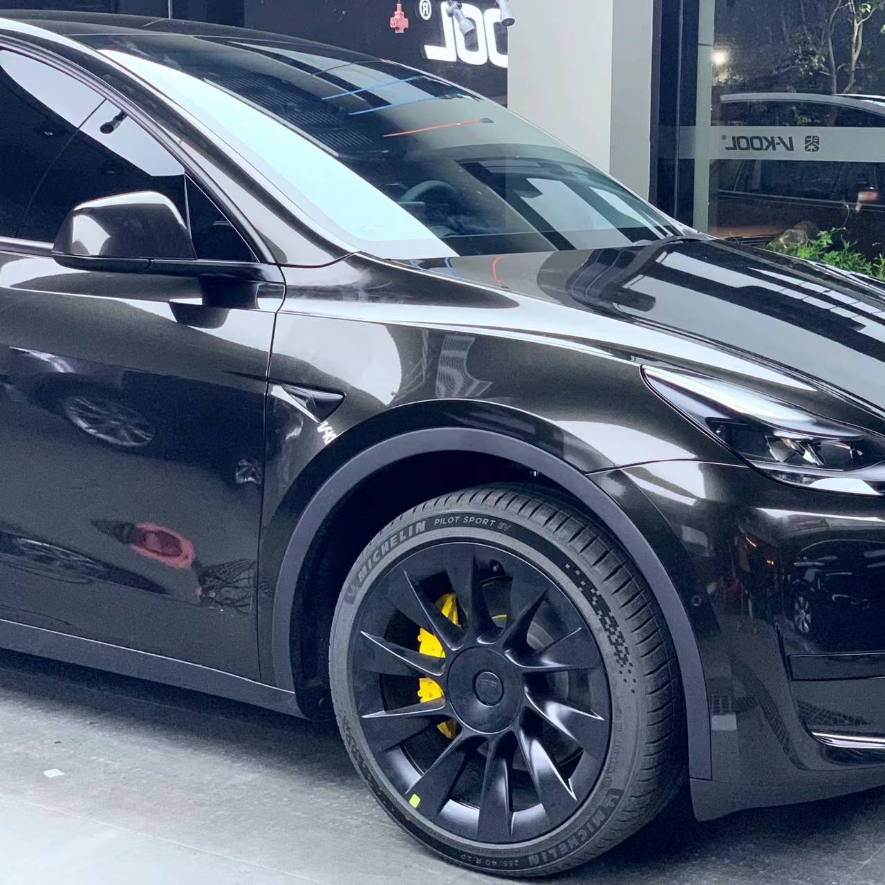 Ravoony Pro TPU Bentley Anthracite Grey PPF Film