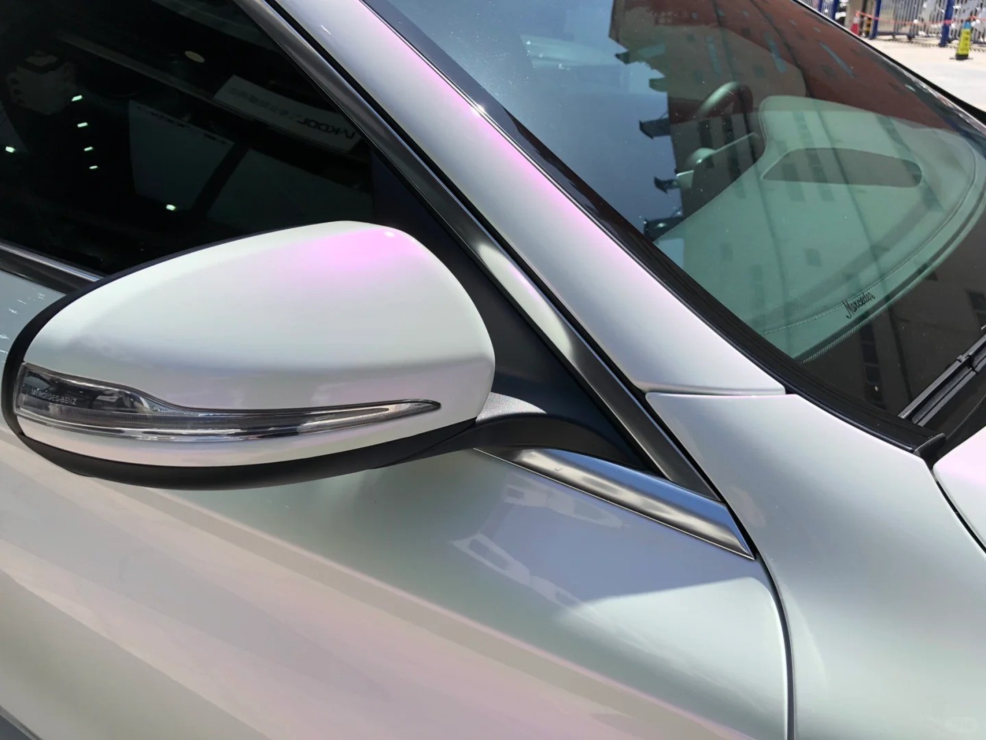 Ravoony Plus PET Glossy White to Purple Vinyl Car Wrap