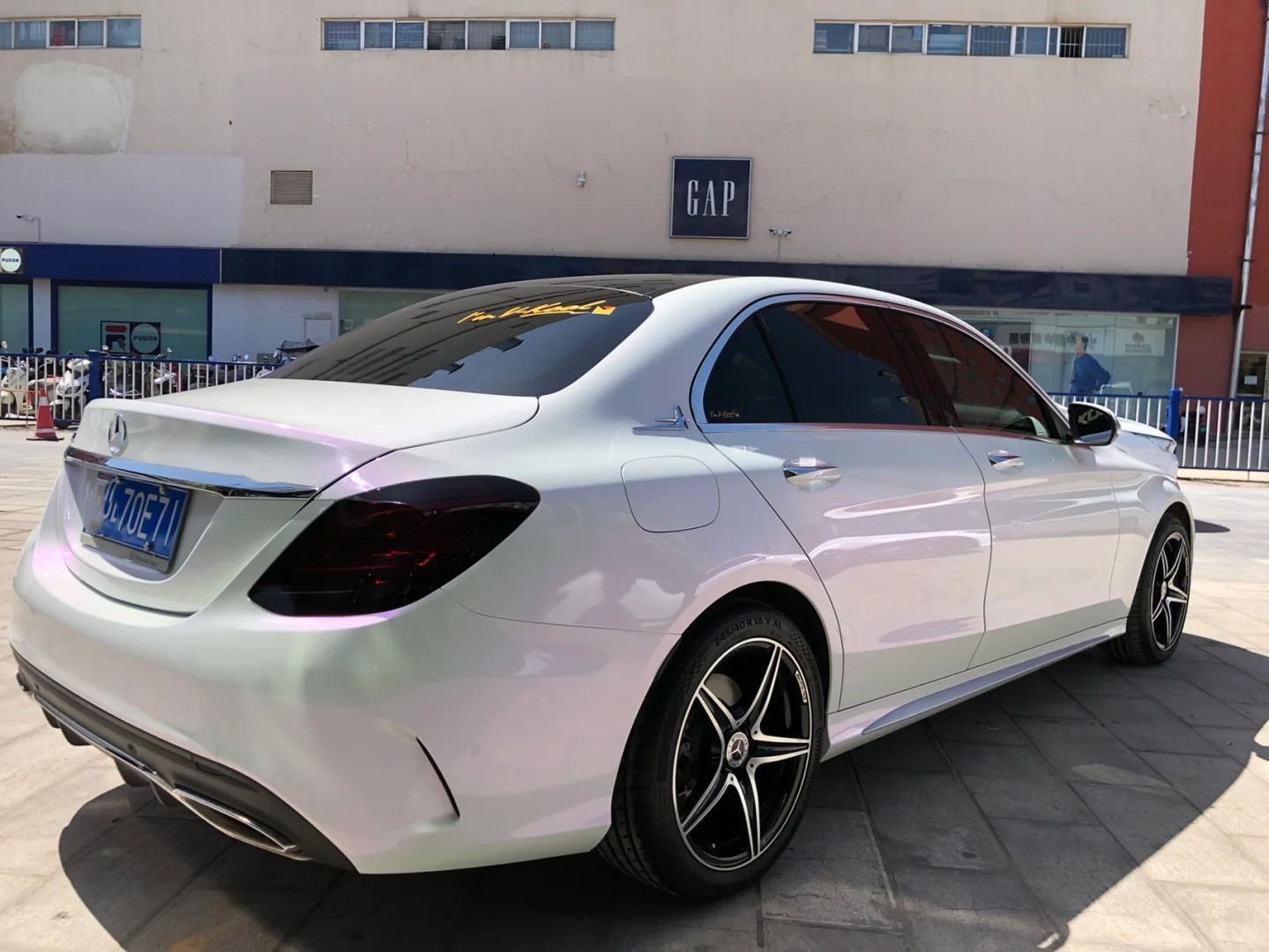 Ravoony Plus PET Glossy White to Purple Vinyl Car Wrap