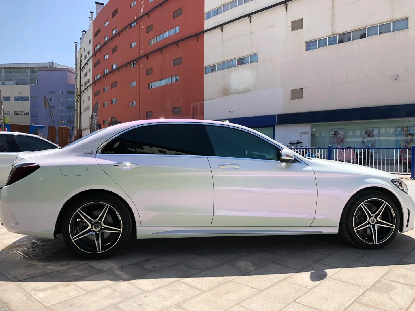 Ravoony Plus PET Glossy White to Purple Vinyl Car Wrap