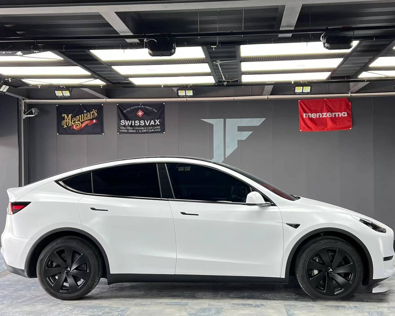 Ravoony Plus Heavy Metallic Sparkle White Car Vinyl Wrap