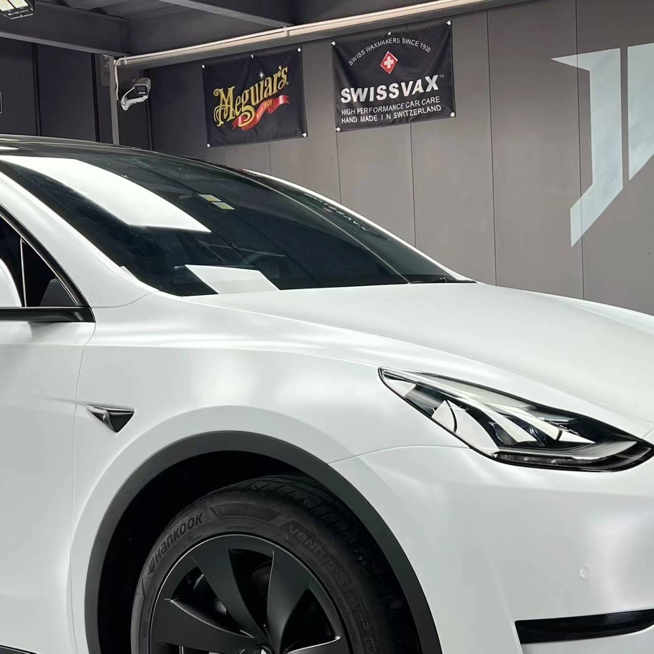 Ravoony Plus Heavy Metallic Sparkle White Car Vinyl Wrap