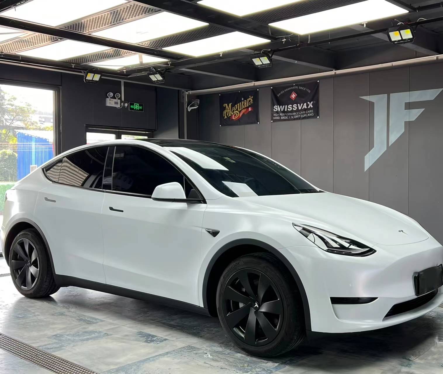 Ravoony Plus Heavy Metallic Sparkle White Car Vinyl Wrap