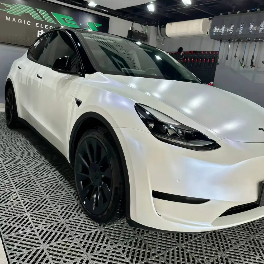 Ravoony Plus Matte Pure Metallic White to Blue Car Vinyl Wrap
