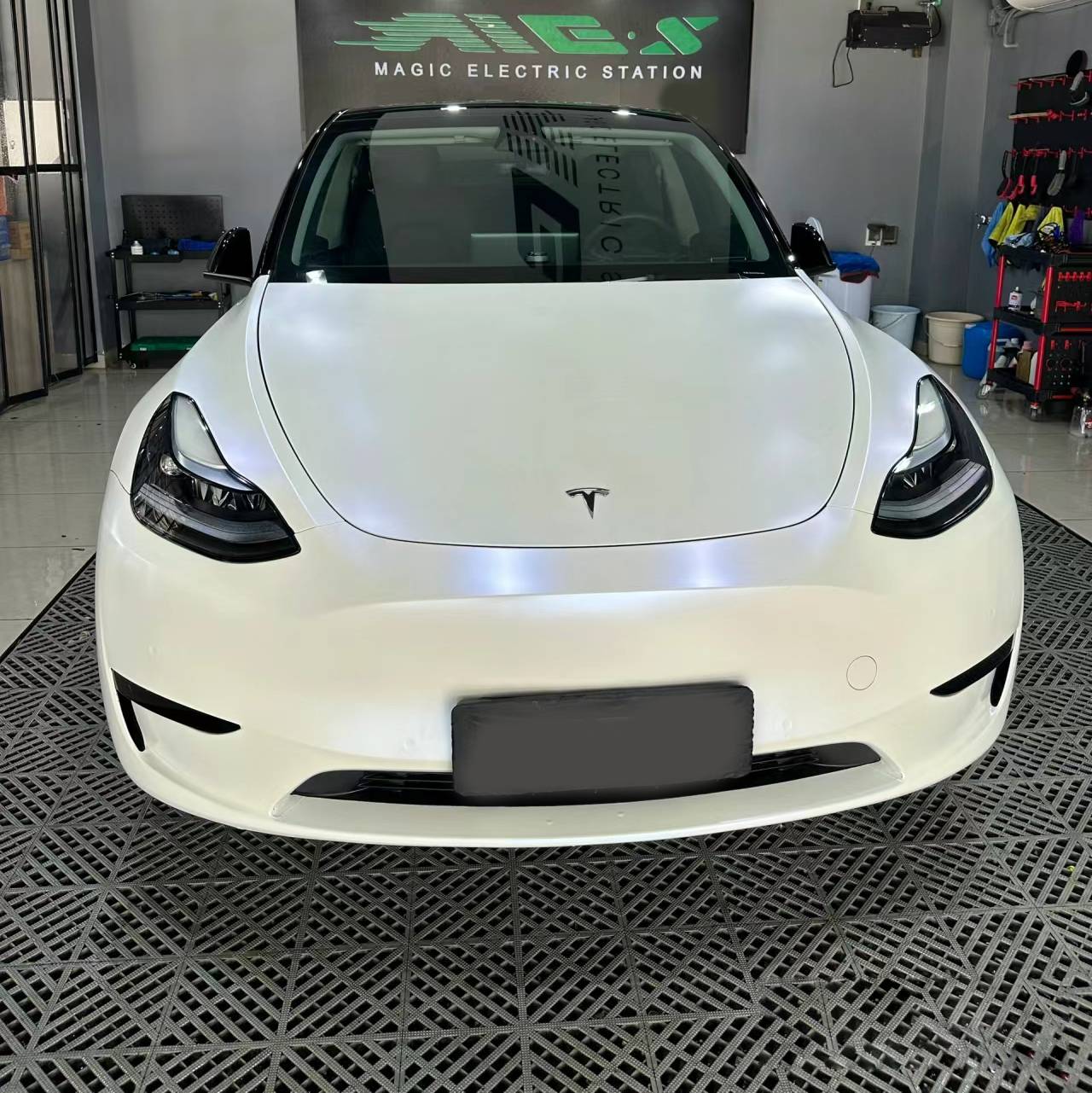 Ravoony Plus Matte Pure Metallic White to Blue Car Vinyl Wrap