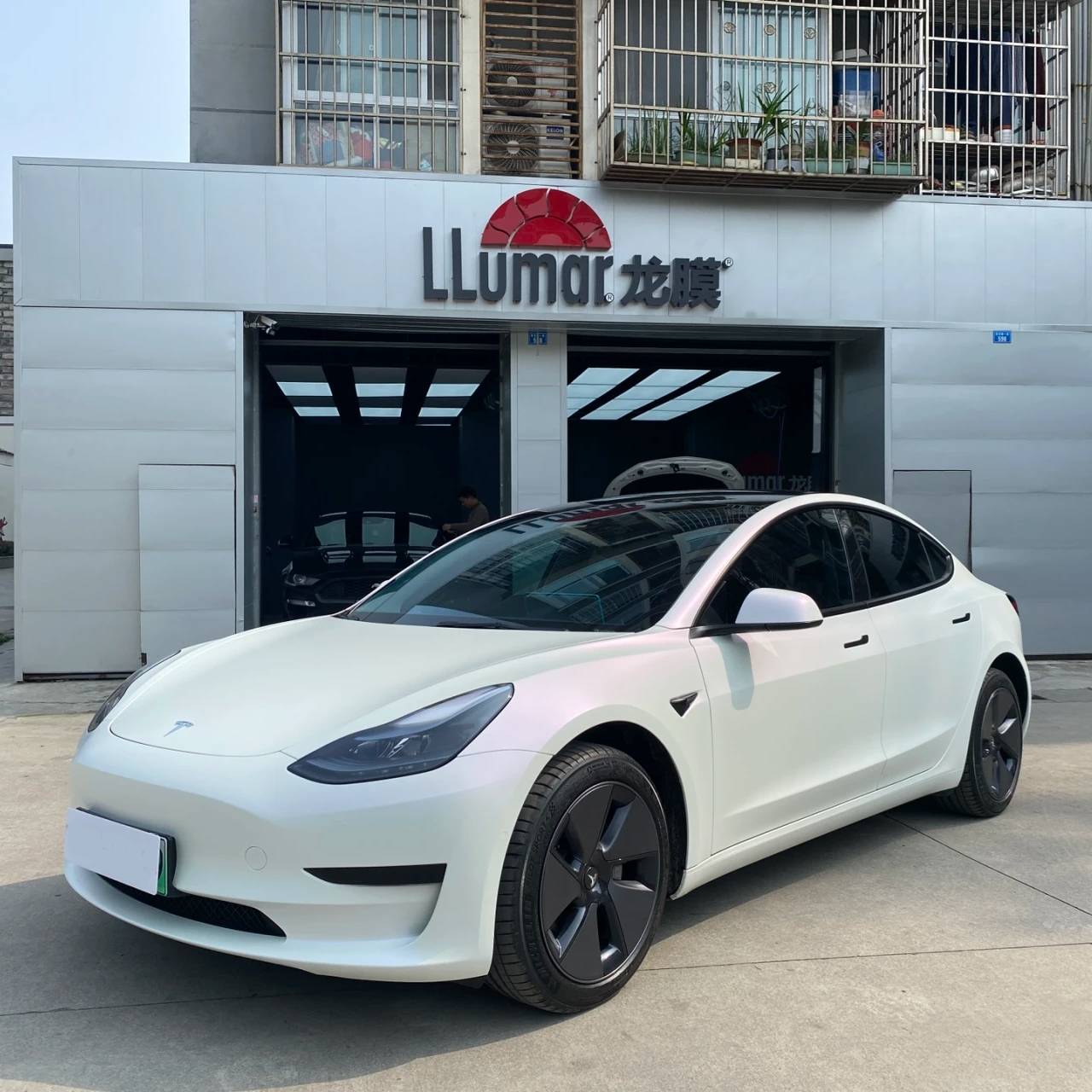 Ravoony Plus Pure Metallic White To Purple Vinyl Car Wrap