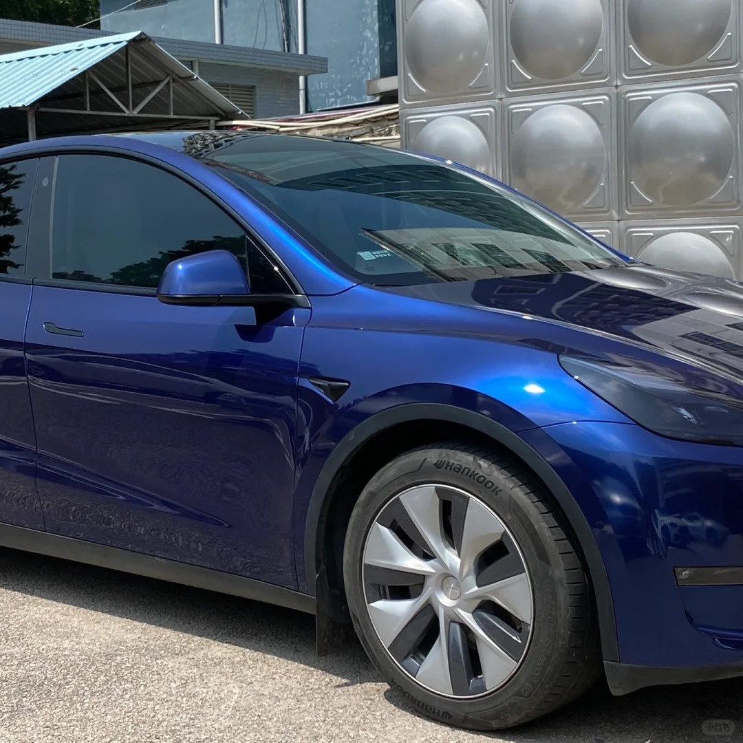 Ravoony Basic Audi Gloss Navarra Blue Vinyl Car Wrap