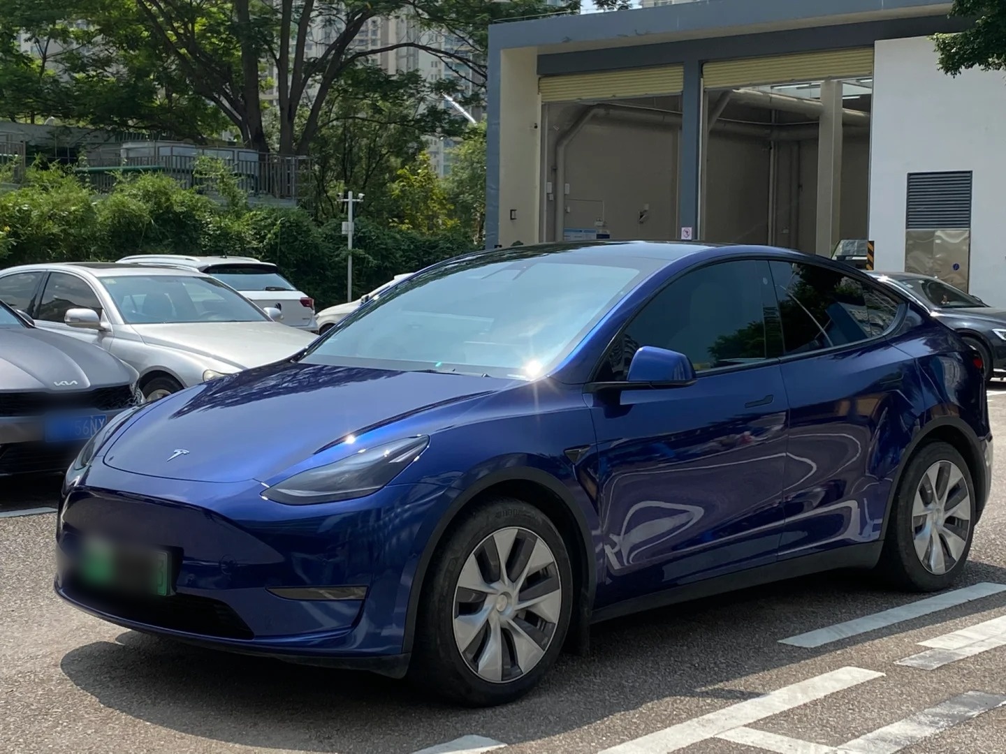 Ravoony Basic Audi Gloss Navarra Blue Vinyl Car Wrap