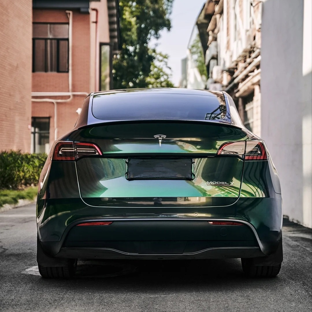 Ravoony Basic BMW Gloss Aurora Diamant Green Vinyl Car Wrap