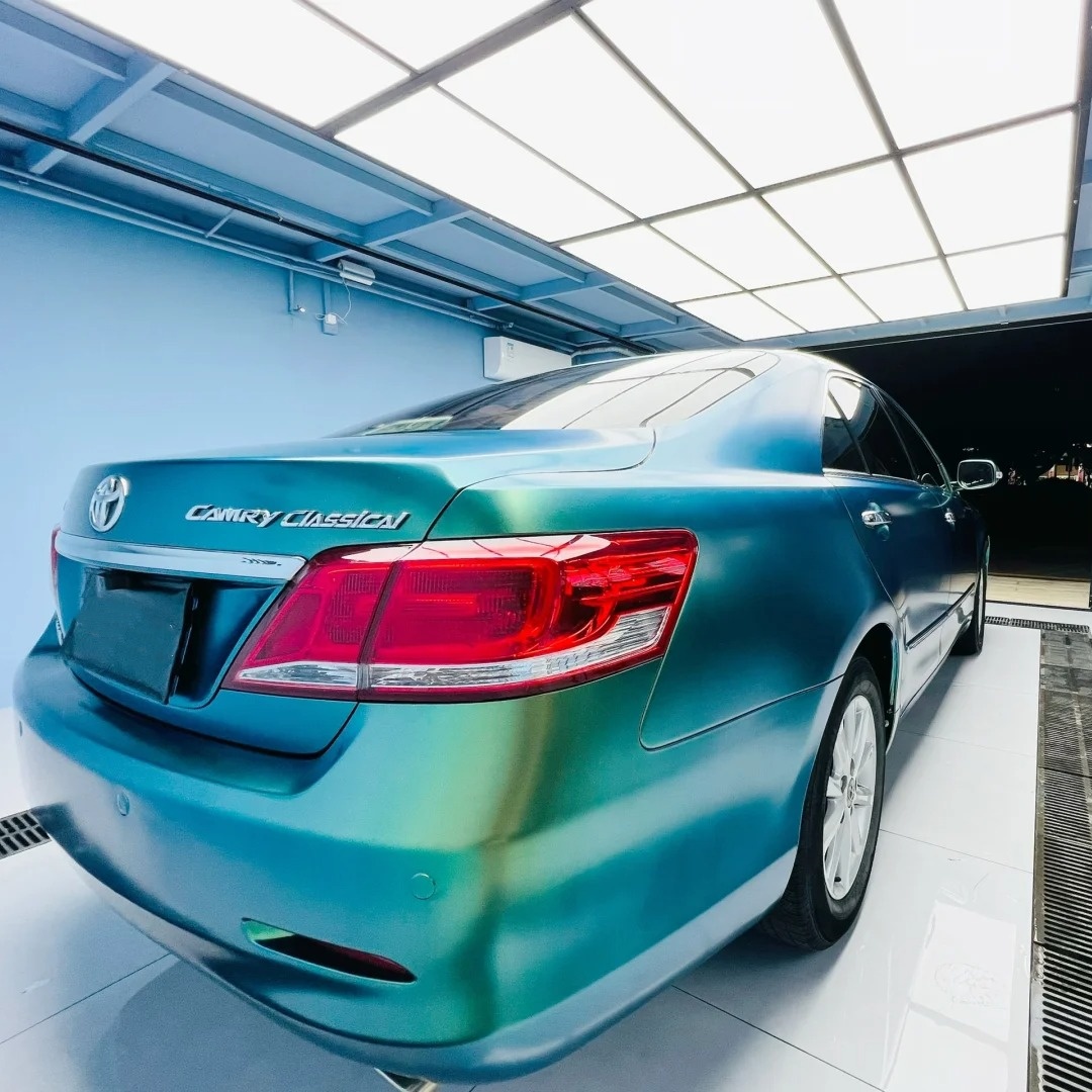 Ravoony Basic Matte Chameleon Spring Green Car Wrap