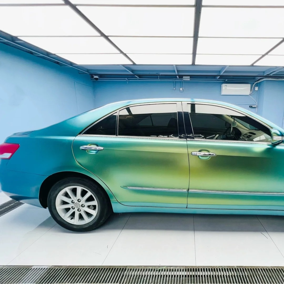 Ravoony Basic Matte Chameleon Spring Green Car Wrap