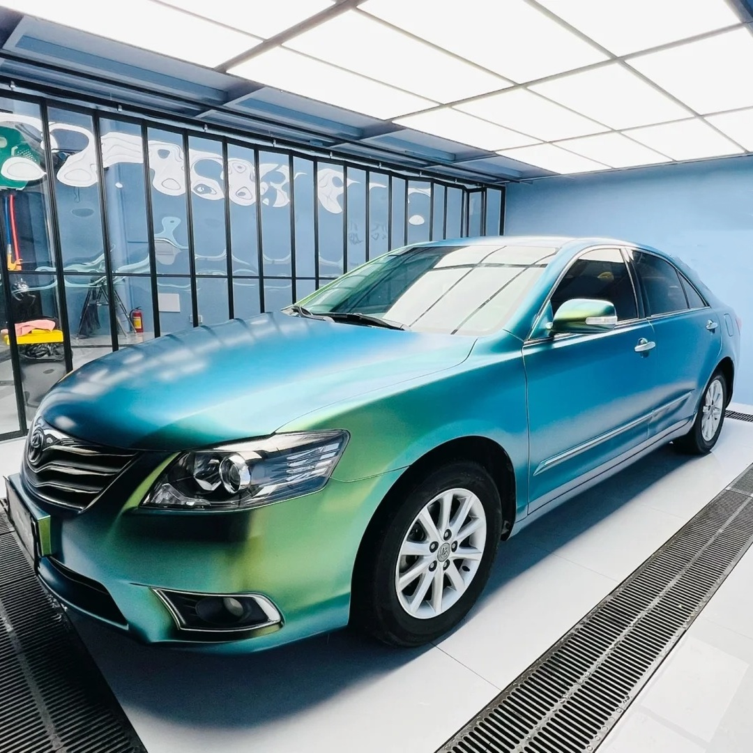 Ravoony Basic Matte Chameleon Spring Green Car Wrap