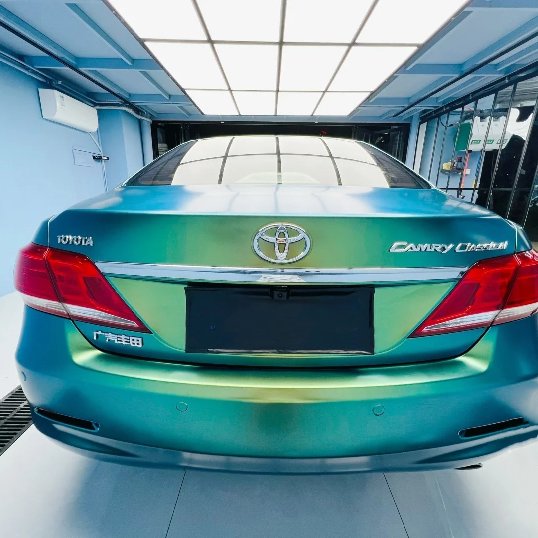 Ravoony Basic Matte Chameleon Spring Green Car Wrap