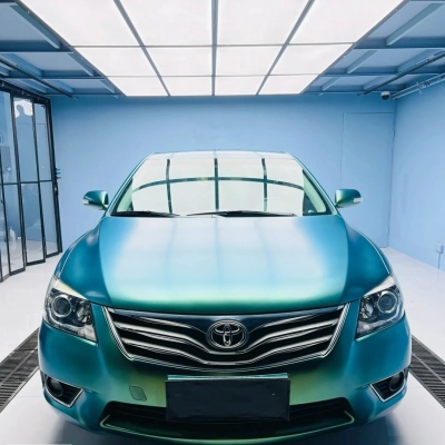 Ravoony Basic Matte Chameleon Spring Green Car Wrap 02