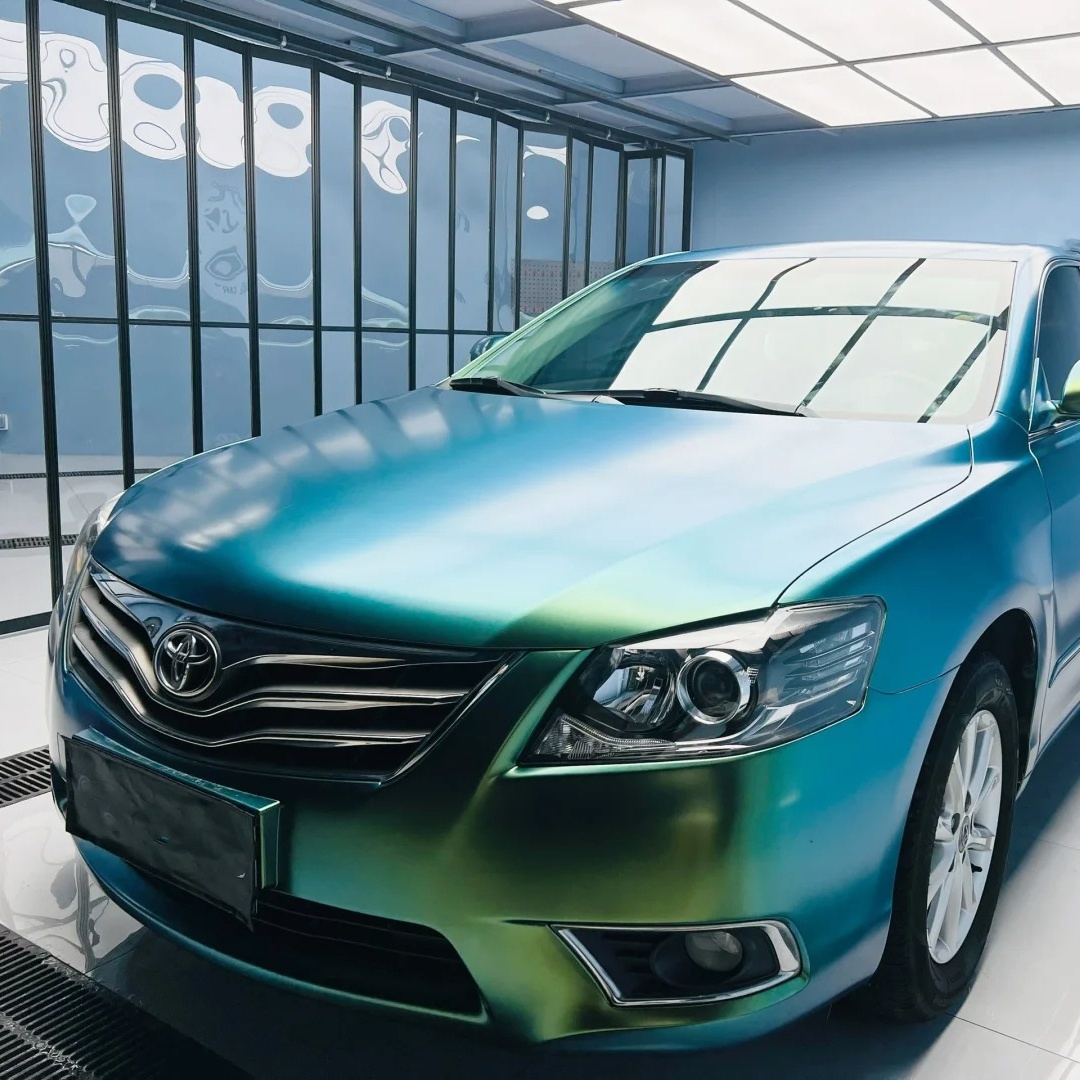 Ravoony Basic Matte Chameleon Spring Green Car Wrap