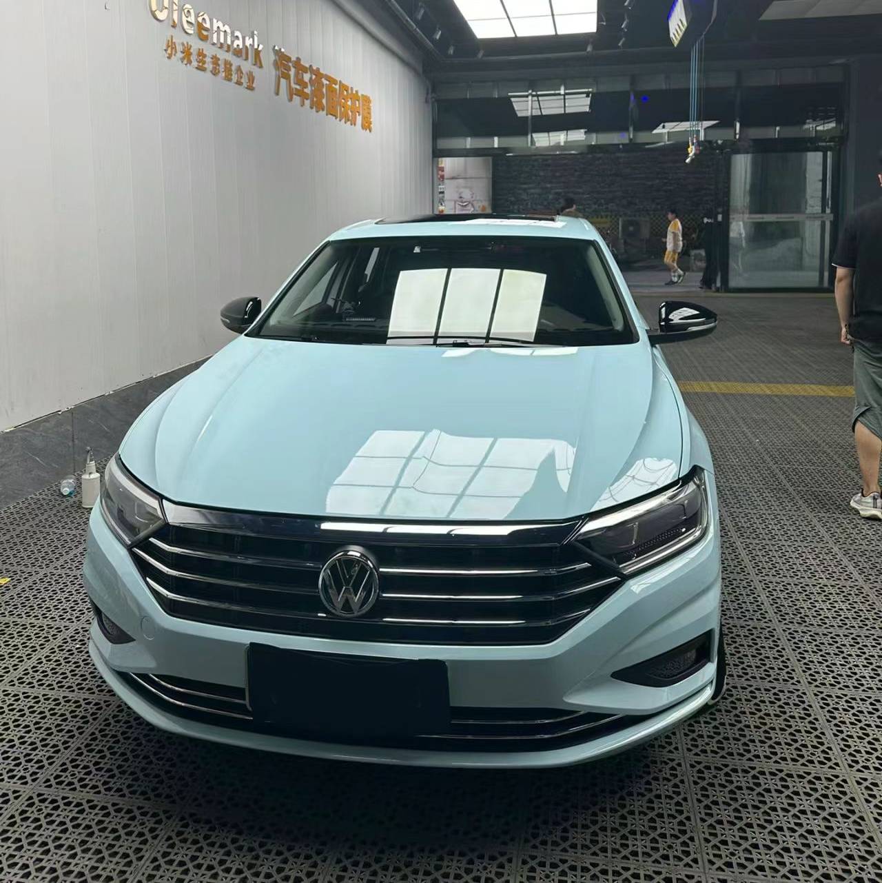 Ravoony Basic Glossy Crystal Glacier Blue Car Wrap