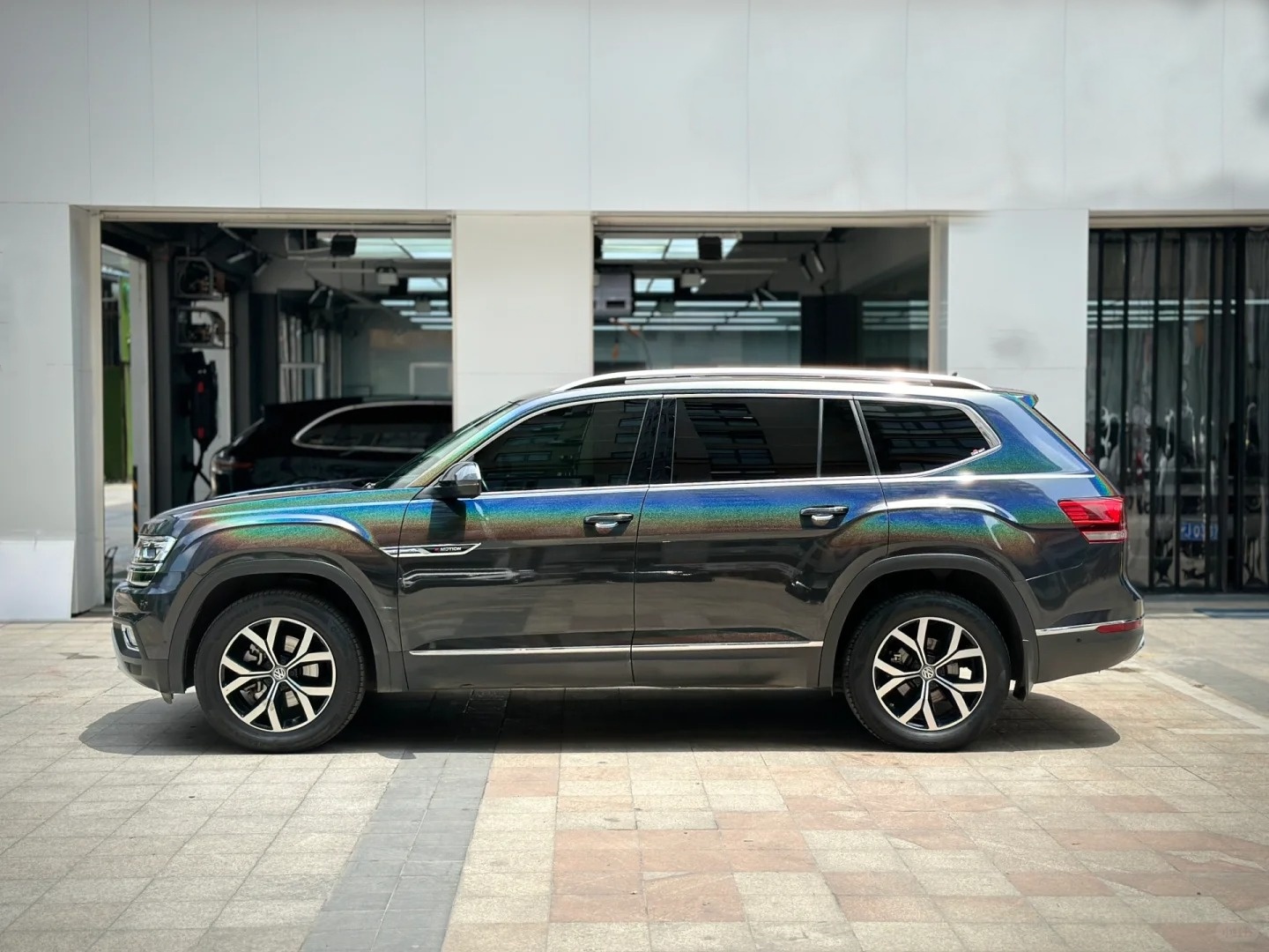 Ravoony Basic Glossy Laser Black Car Vinyl Wrap