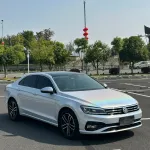 Ravoony Basic Glossy Laser White Car Vinyl Wrap