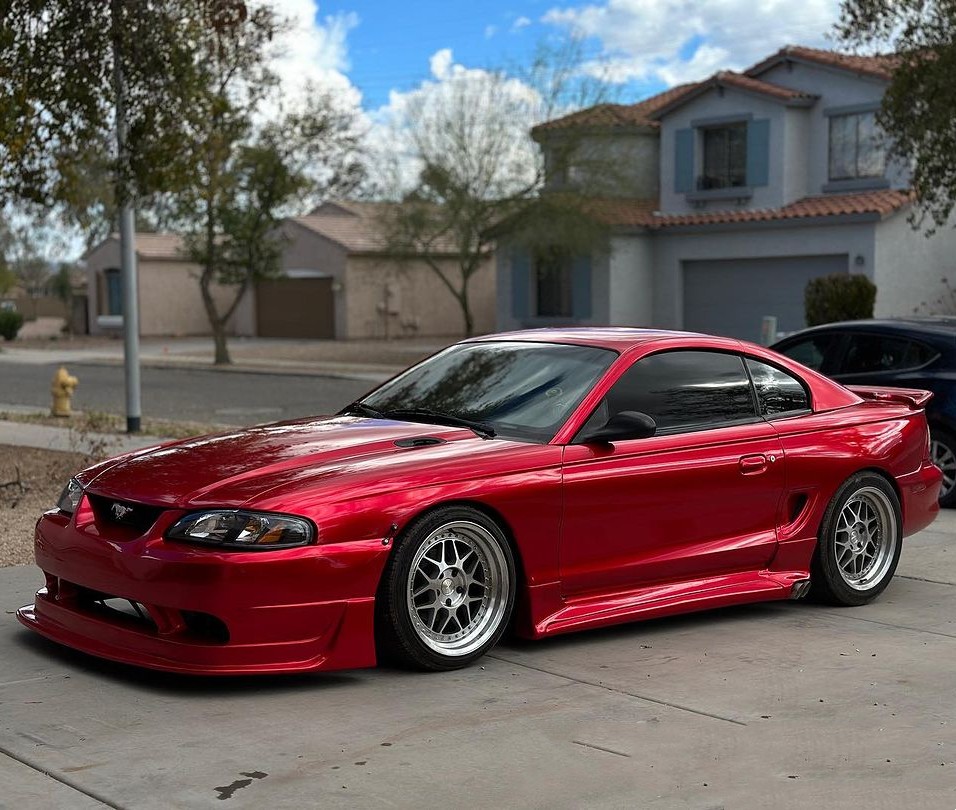 Ravoony Basic Gloss Metallic Vampire Red Vinyl Car Wrap