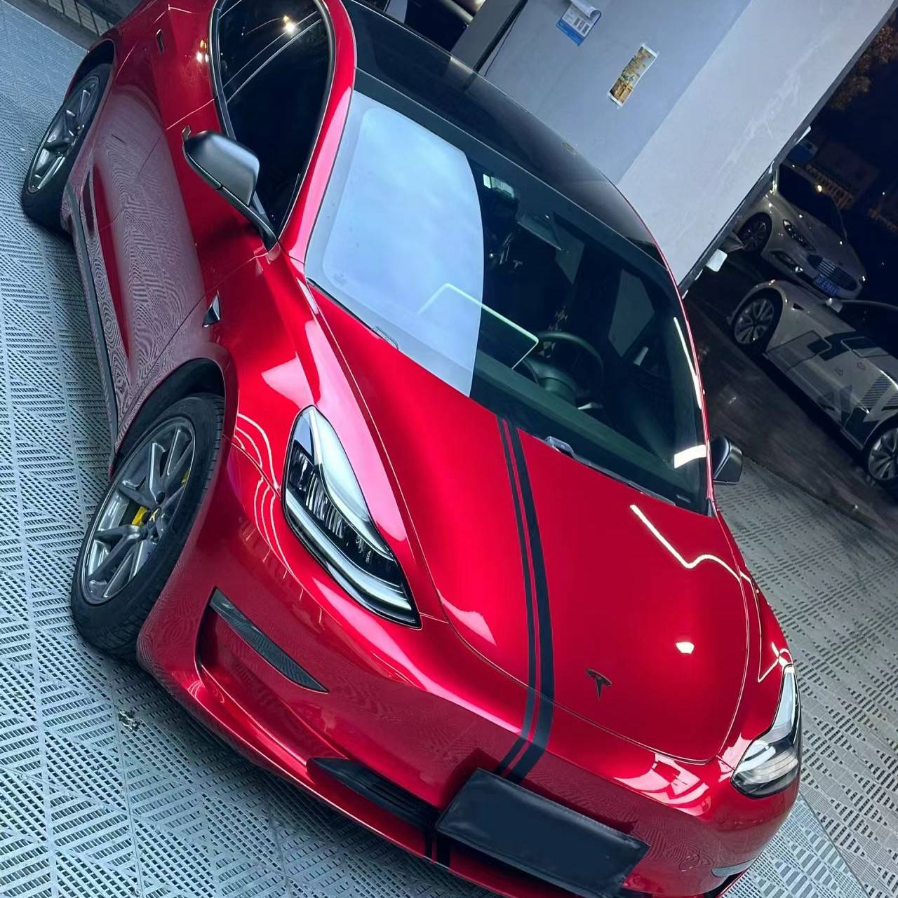 Ravoony Pro TPU Tesla Gloss Midnight Cherry Red PPF Film