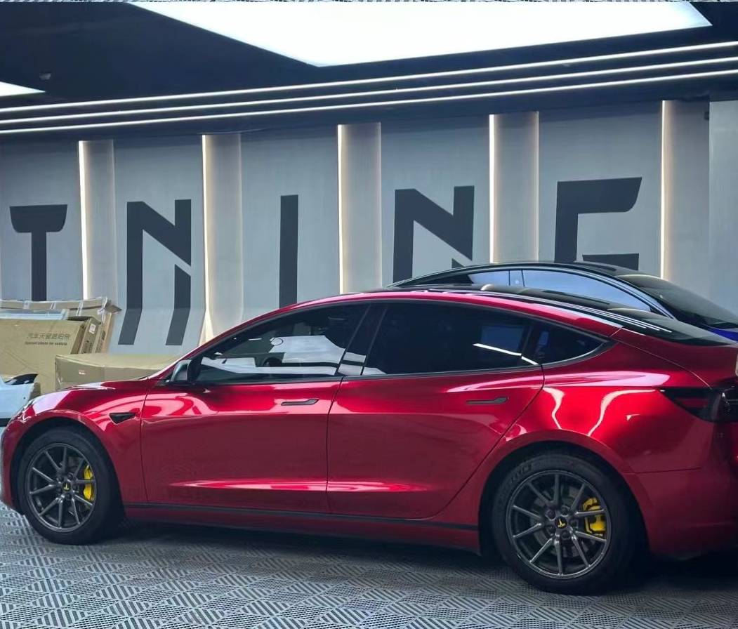 Ravoony Pro TPU Tesla Gloss Midnight Cherry Red PPF Film