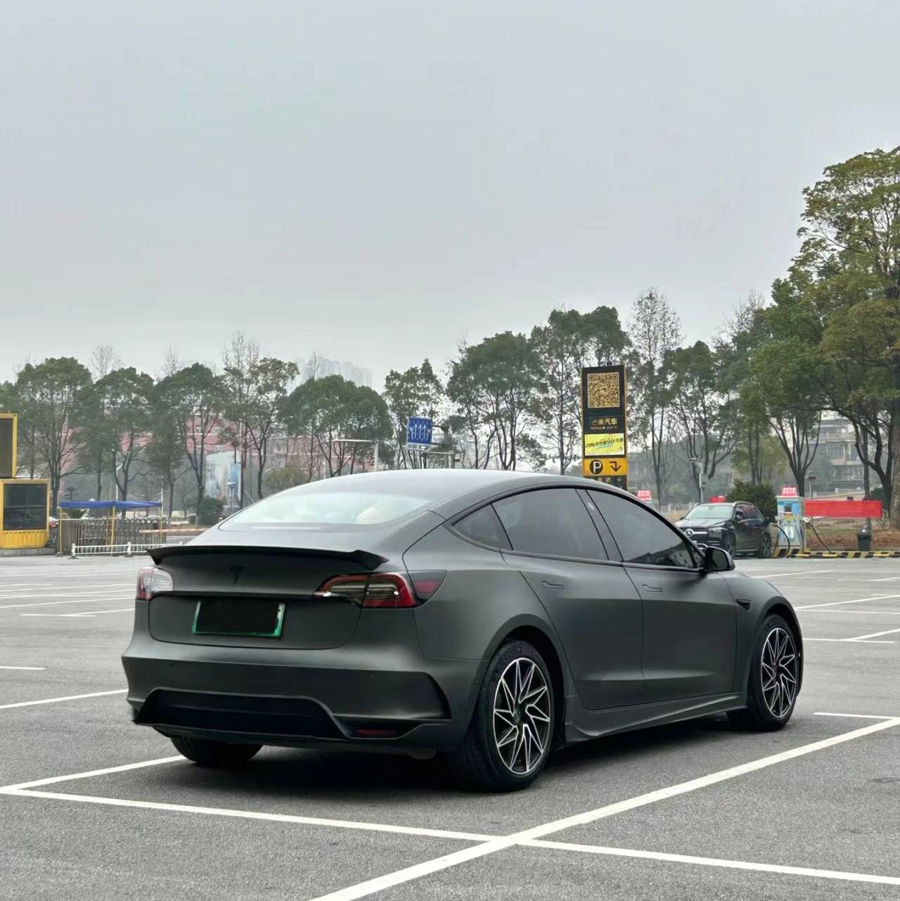 Ravoony Plus Ultra-Matte Mystical Green Car Wrap