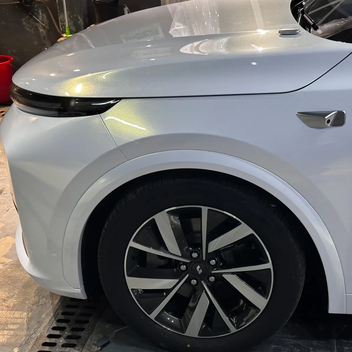 Ravoony Basic Gloss Pearlized White Gold Car Wrap