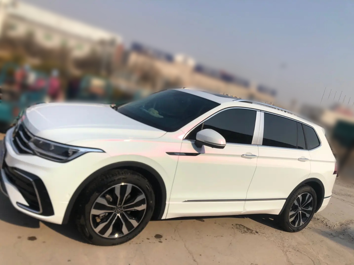 Ravoony Basic Glossy White to Pink Car Wrap