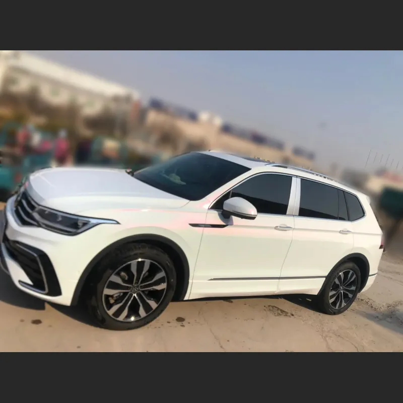 Ravoony Basic Glossy White to Pink Car Wrap