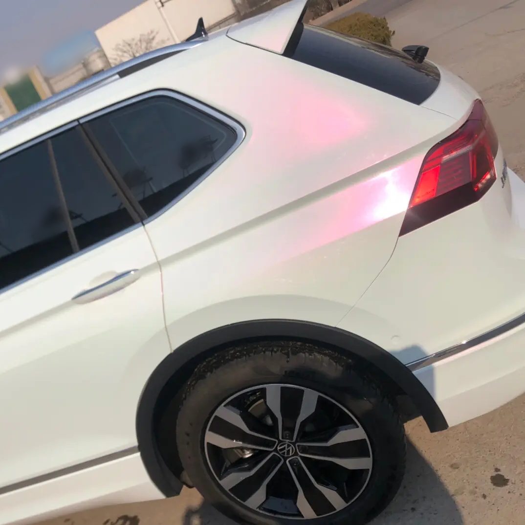 Ravoony Basic Glossy White to Pink Car Wrap