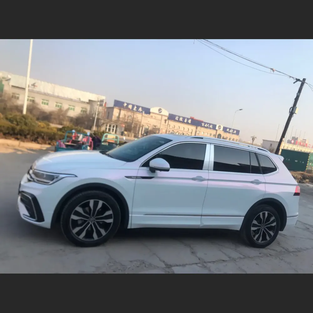 Ravoony Basic Glossy White to Pink Car Wrap