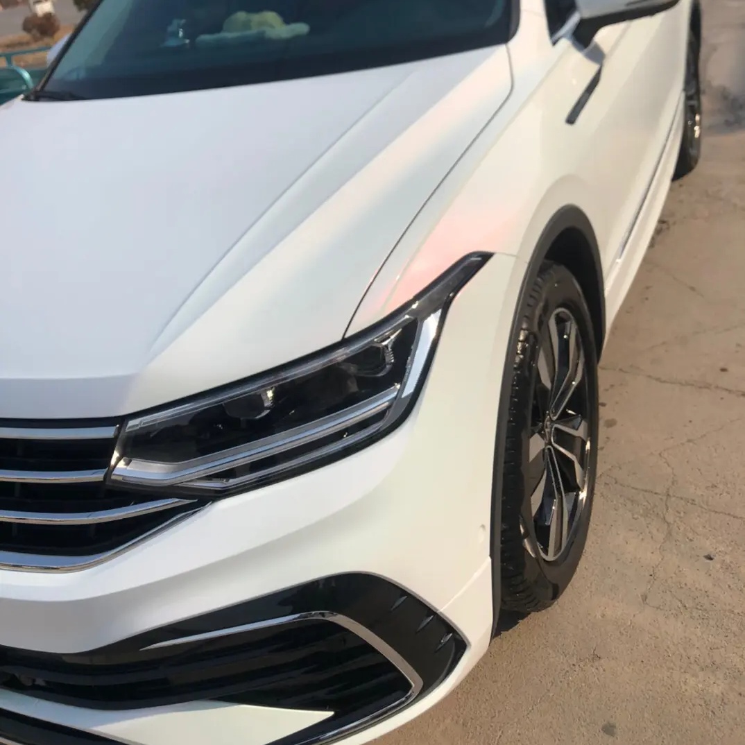 Ravoony Basic Glossy White to Pink Car Wrap