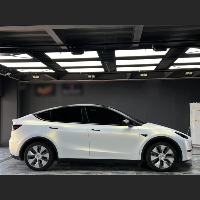 Ravoony Basic Satin Ceramic White to Gold Car Wrap