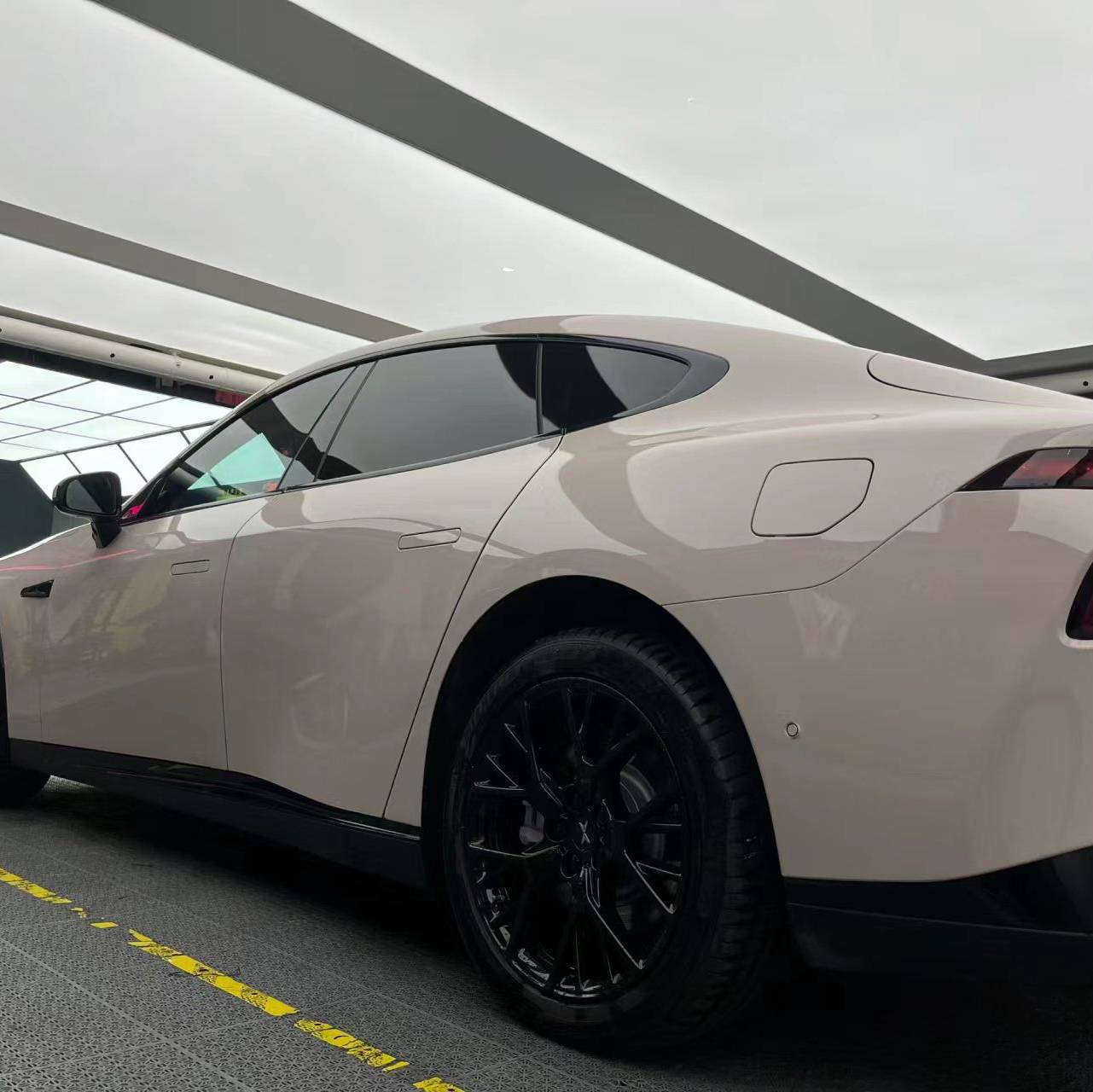 Ravoony Plus PET Glossy First Love Pink Car Vinyl Wrap