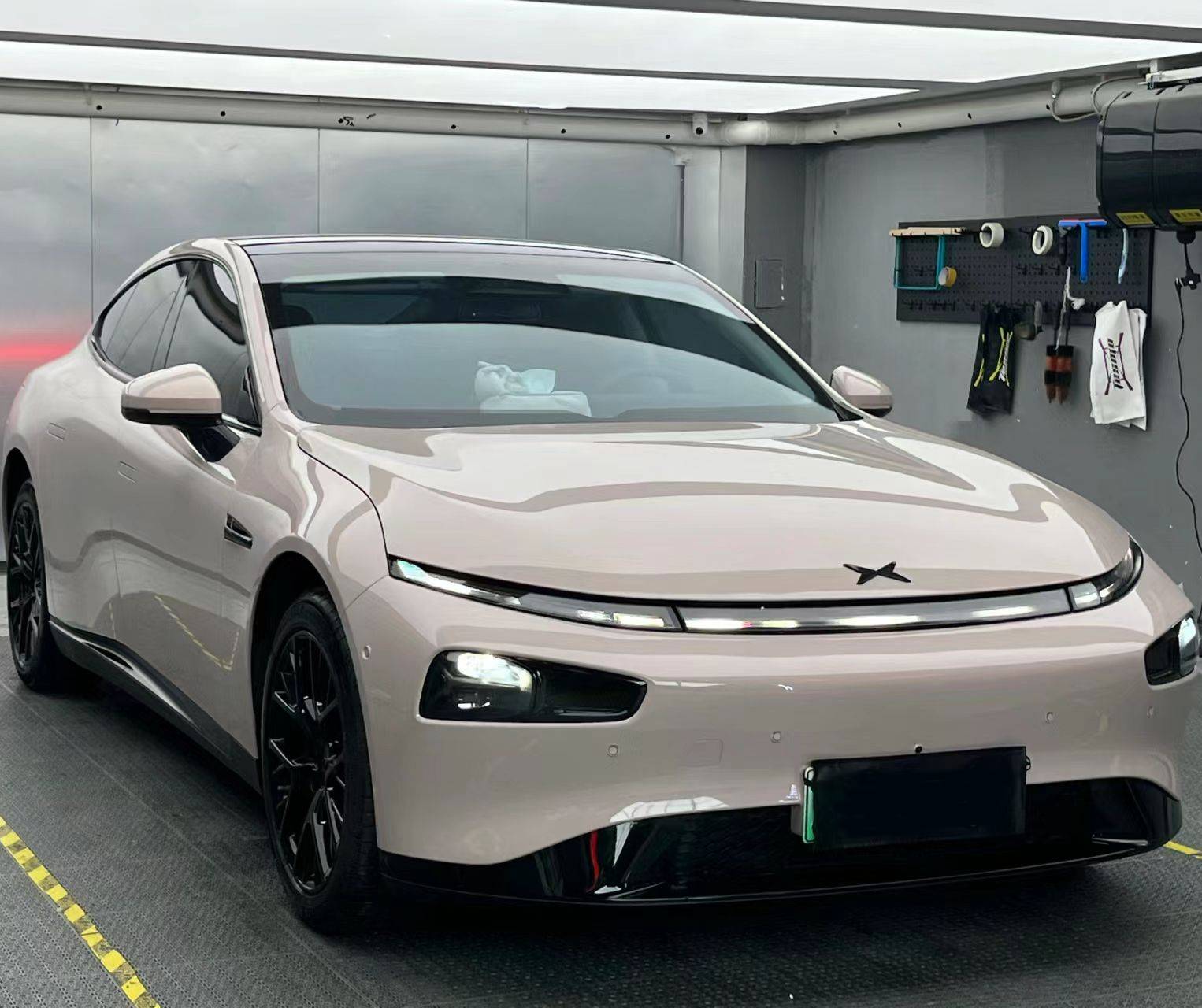 Ravoony Plus PET Glossy First Love Pink Car Vinyl Wrap