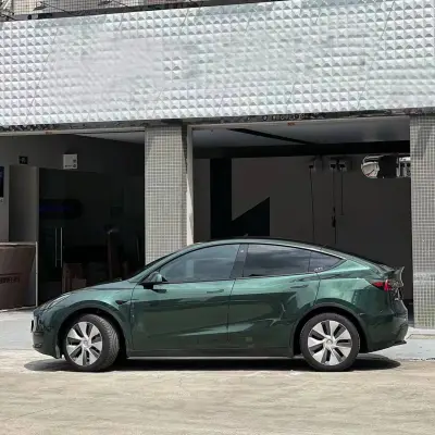Ravoony Plus Glossy Gothic Green Car Vinyl Wrap 02